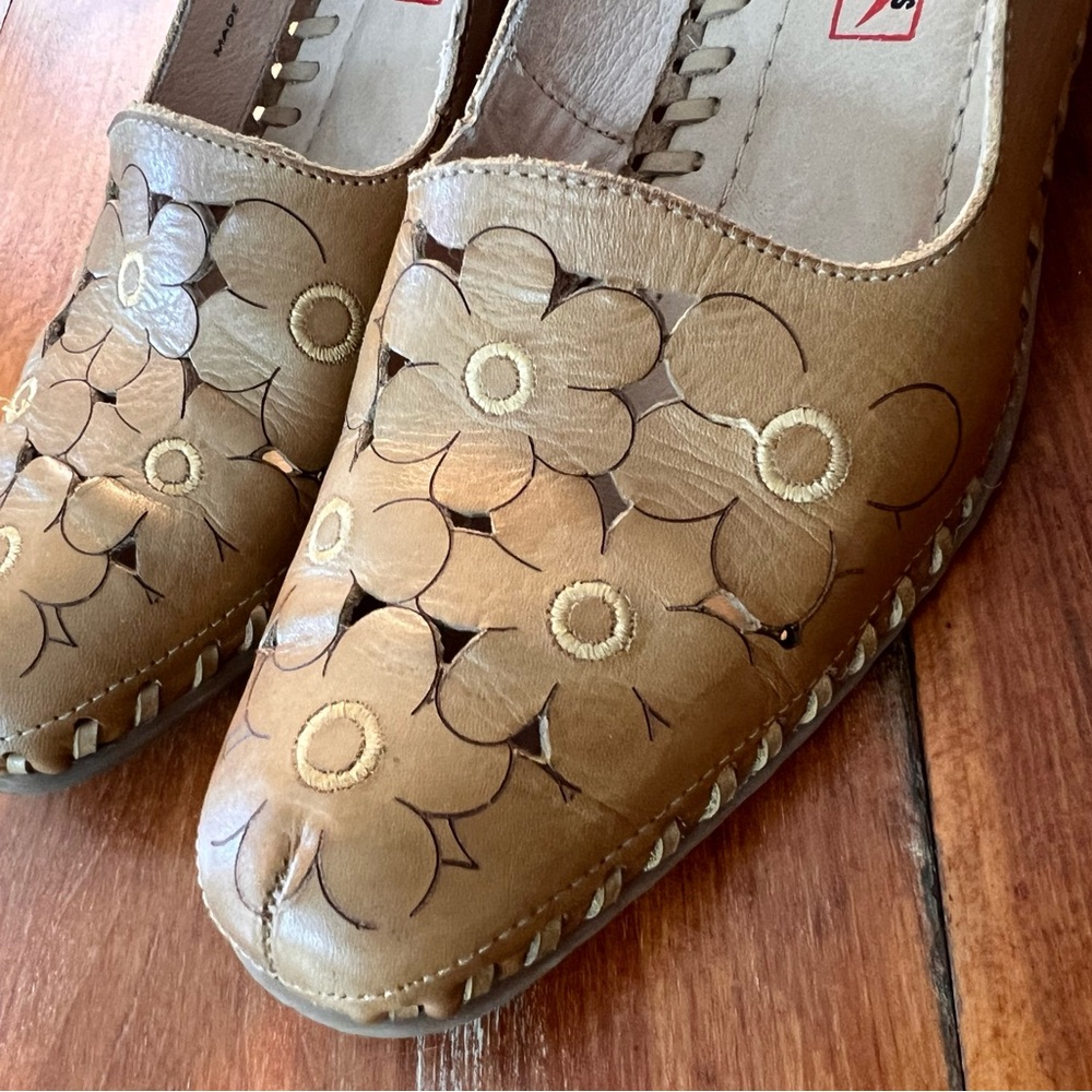 Pikolinos back strap Floral Cutout Tan Leather Women's Shoes- Spain